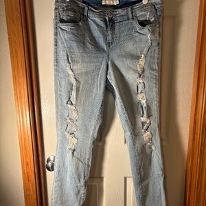 Torrid Boyfriend stretchy ripped jeans size 16